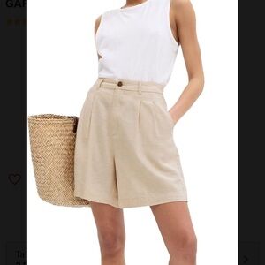 Banana Republic Tan Bermuda Shorts Classic Tailored Design